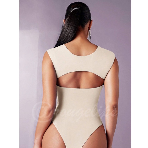 Beige Slim Fit Bodysuit Sweetheart Décolleté Neckline - Picture 3 of 8